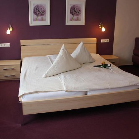 Hotel Weinstube Bycastors Treis-Karden Esterno foto