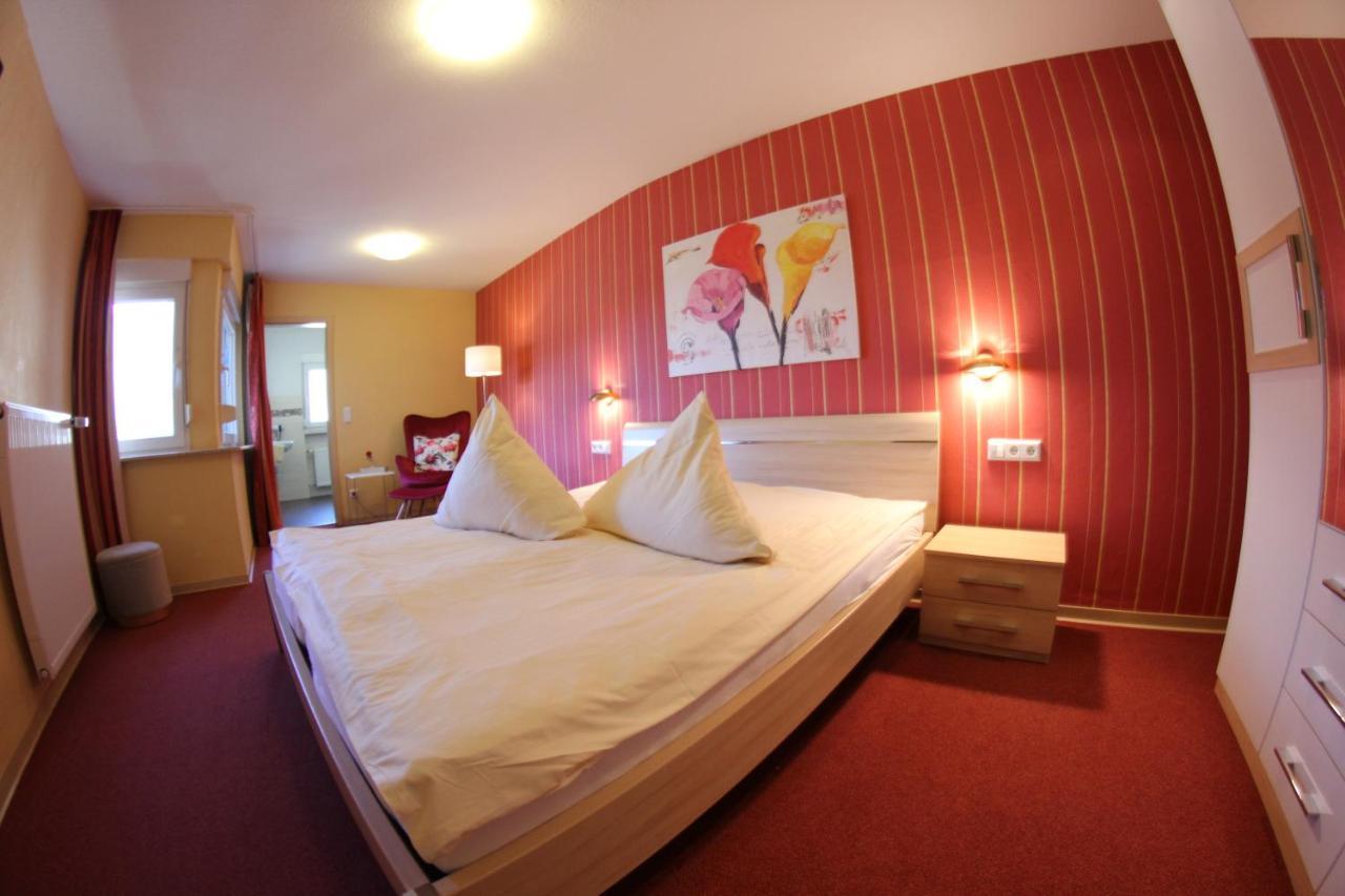 Hotel Weinstube Bycastors Treis-Karden Esterno foto