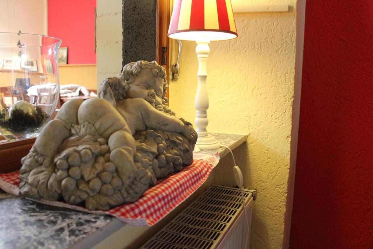 Hotel Weinstube Bycastors Treis-Karden Esterno foto