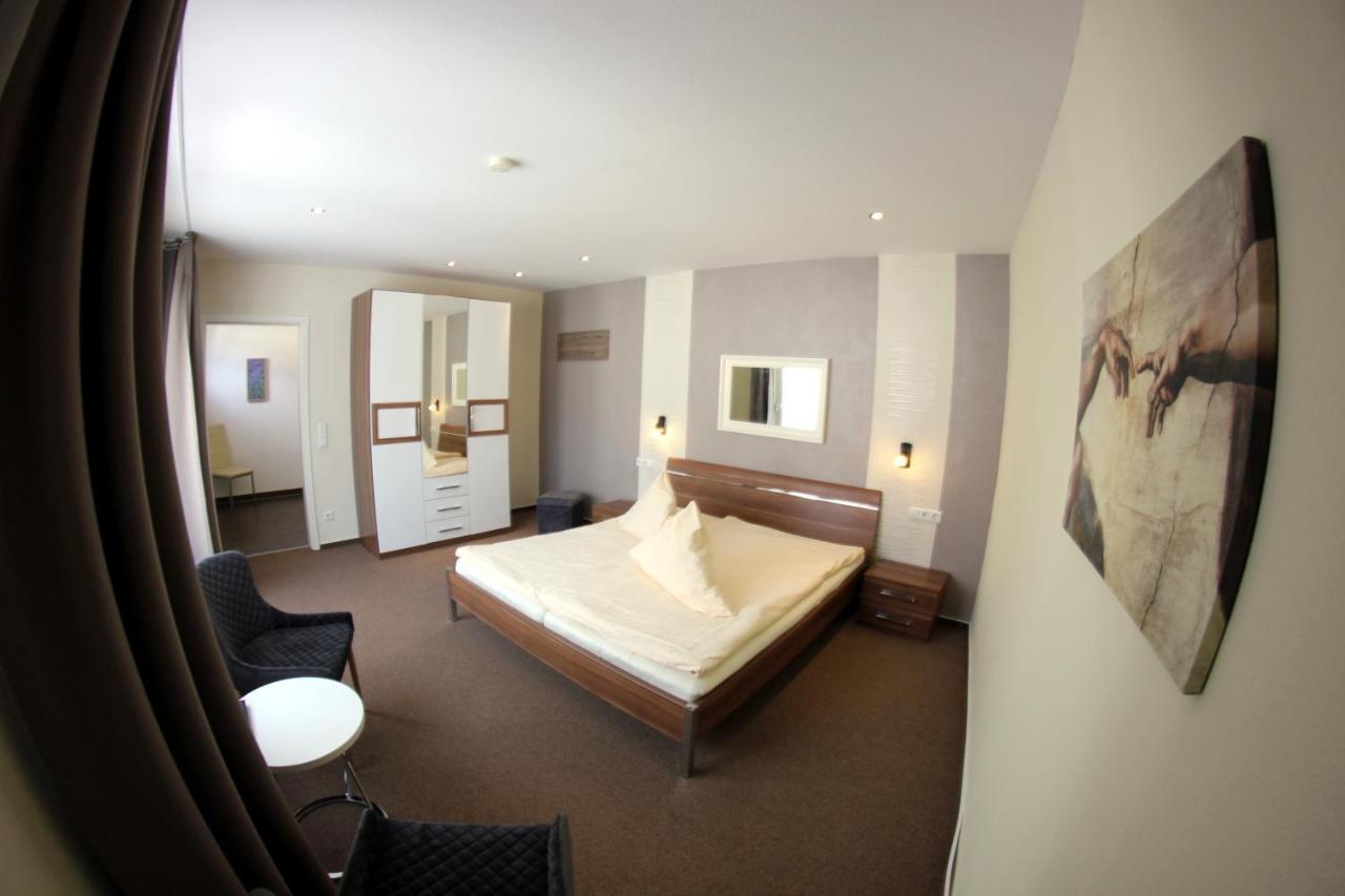 Hotel Weinstube Bycastors Treis-Karden Esterno foto